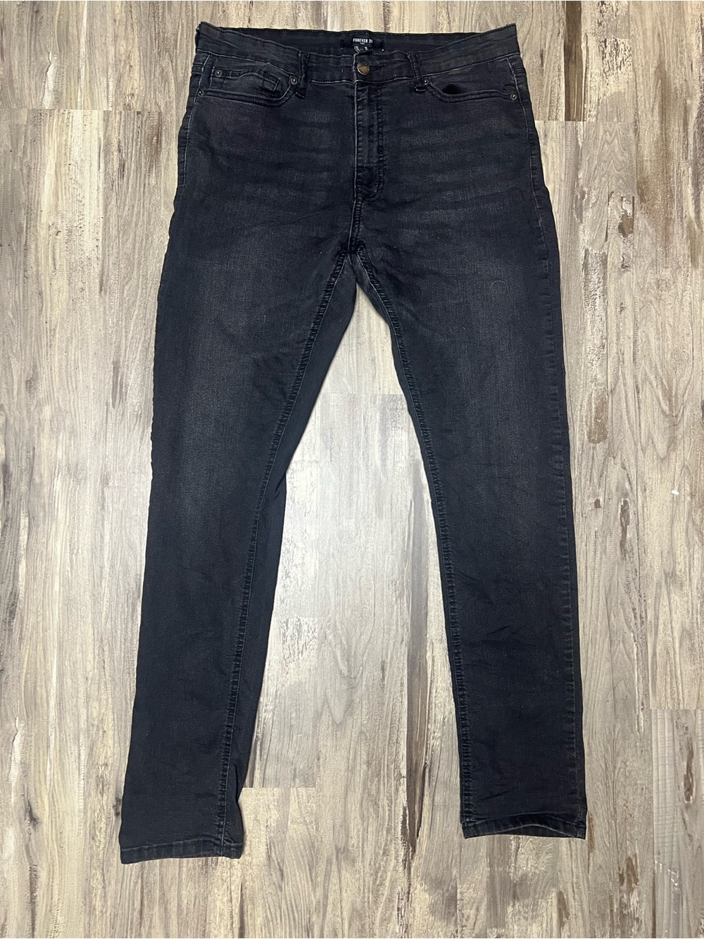 Forever 21 Men's Classic Skinny Jeans Faded Black Wash Size 36x33 11 Inch Rise